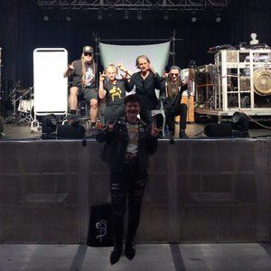 Meet your Posher, Sky